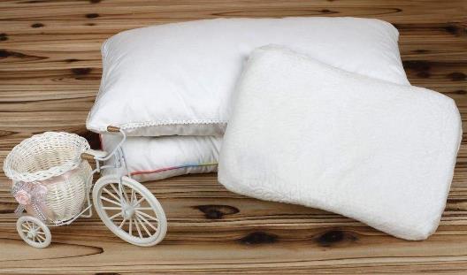 選擇怎樣的枕頭利于睡眠 如何給嬰兒選枕頭 如何保養(yǎng)枕頭