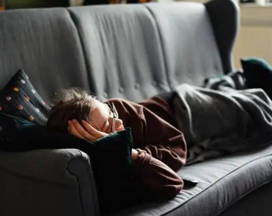 午睡一睡就是三小時(shí)是什么原因?不同午睡時(shí)長給身體帶來什么好處