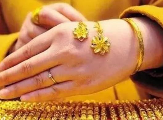 結婚男方戒指是女方買的嗎?結婚三金必須是新的嗎