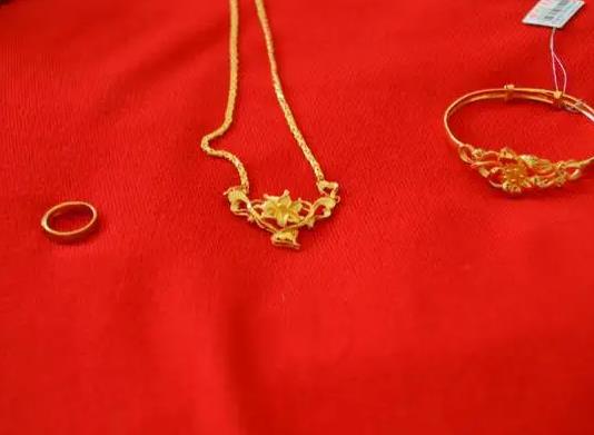 結婚三金是婆婆原來的要還她嗎?結婚三金可以用婆婆的舊首飾嗎