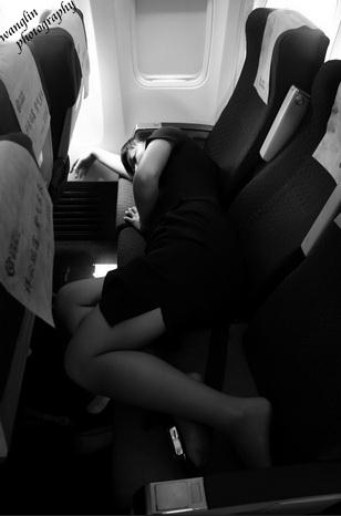 �Еr�w�����˿ս�͵�����λ�Ϻ�˯С��