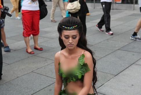 �������δ󐂳ǬFŮ�z���ȫ����~�����ԷQ��Խ�M�D