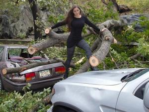 巴西女模特紐約災區(qū)拍寫真惹眾怒遭群PS