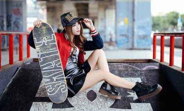 女生穿短裙被投訴是怎么回事 男生投訴女生穿短裙短褲屬性騷擾