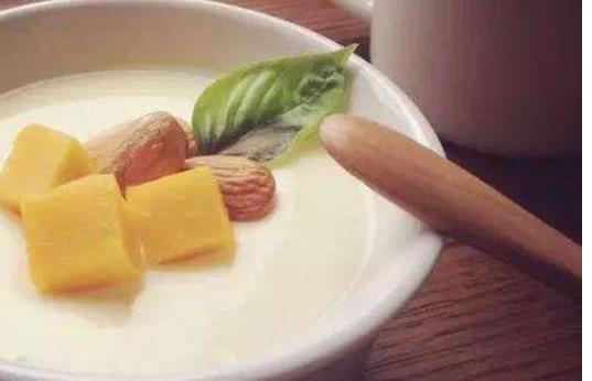 之前還飽滿(mǎn)的乳房開(kāi)始下垂 盤(pán)點(diǎn)產(chǎn)后食補(bǔ)豐胸良方