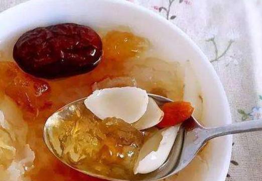 很多媽媽擔心生了寶寶會變老 產(chǎn)后抗衰老的飲食原則