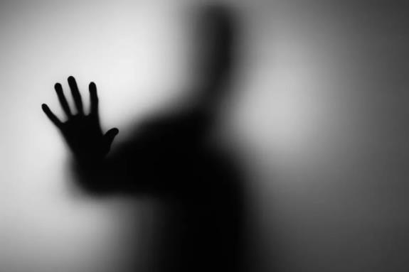 住酒店半夜被敲門(mén)可以投訴嗎?凌晨有人敲門(mén)是踩點(diǎn)嗎