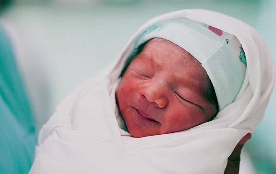 三孩政策來臨,恩唯達(dá)阿貝醫(yī)生助高齡產(chǎn)婦一臂之力