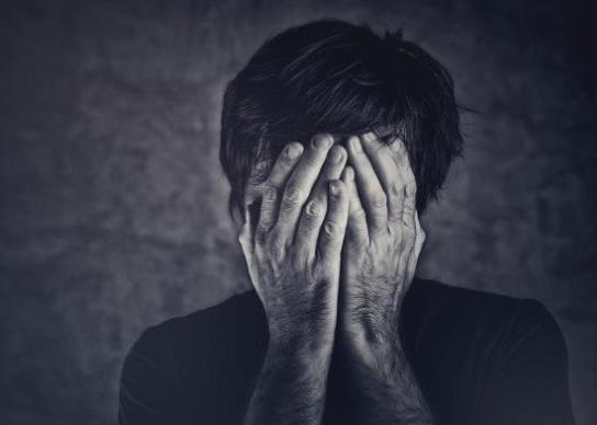 焦慮會(huì)不會(huì)變成抑郁癥?冬天心情不好抑郁怎么辦