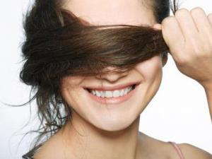七大妙招助你輕松打理亂蓬蓬的卷發