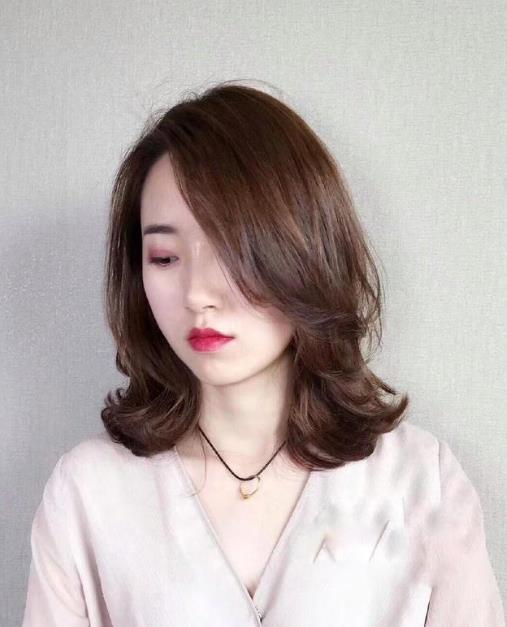 染完頭洗頭發掉色會掉完嗎?什么顏色的染發褪色之后更好看