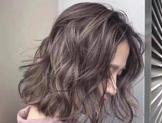 又細(xì)又軟的頭發(fā)燙卷發(fā)能燙卷嗎?卷發(fā)燙完就散了怎么辦