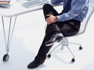 蹺二郎腿會影響生殖健康嗎？男人蹺二郎腿的危害