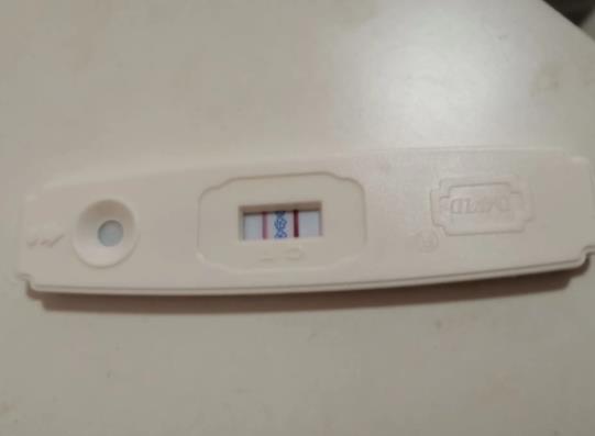 驗孕棒一深一淺是什么原因?驗孕棒測懷孕準不準