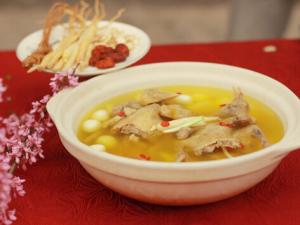 香菇雞湯有什么功效?雞湯能夠幫助治療感冒
