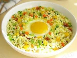 蛋炒飯怎樣炒才能金黃誘人?蛋炒飯怎么做好吃