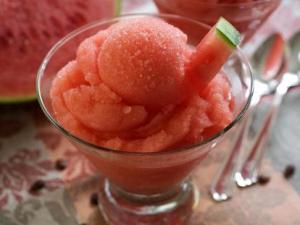 吃西瓜有什么好處?西瓜的做法大全