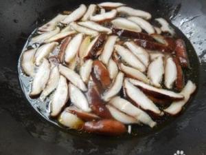 炒香菇需用焯水嗎?香菇的烹飪小竅門