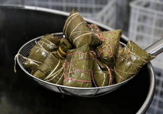 煮粽子的水能煮雞蛋嗎?煮粽子需要多長時間才能吃?