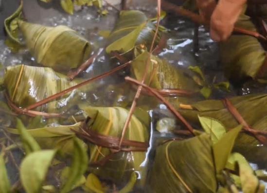 煮粽子的水能煮雞蛋嗎?煮粽子需要多長時間才能吃?