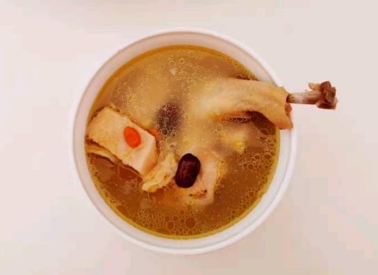 榴蓮殼煲湯是用里面的殼還是外面的殼?榴蓮殼燉湯需要去掉刺嗎?