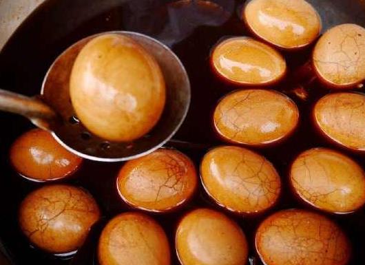 煮茶葉蛋一定要用紅茶嗎?煮茶葉蛋先放茶還是先放蛋