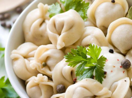 下凍餃子怎么才能不爛?蒸餃子放什么才不粘