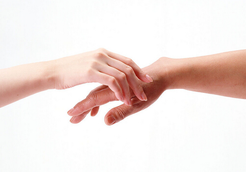 手上長小水泡是怎么回事?中醫治療手上長小水泡