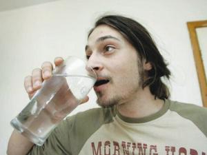 打嗝的原因？打嗝的中醫治療法