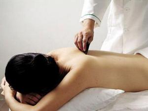 刮痧的好處:身體不同部位刮痧的保健功效