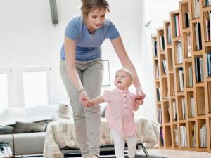 寶寶幾個月可以坐學步車？學步車使用注意事項