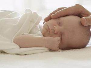 孩子晚上睡覺出汗是病嗎？孩子為什么睡覺出汗