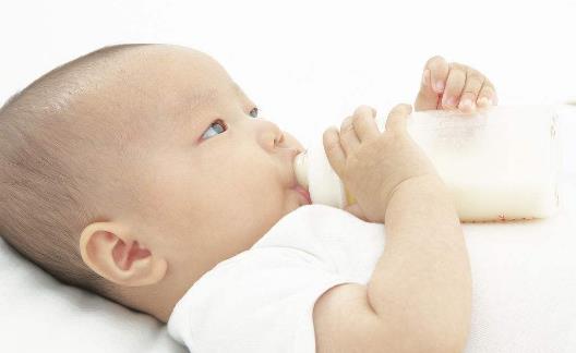 寶寶沒喝完的奶 是扔掉還是繼續喝