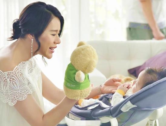 寶寶吐奶喝益生菌管用不?寶寶吐奶咳嗽兩聲沒事吧