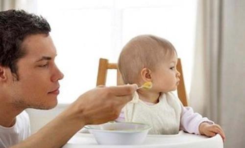 孩子不愿意吃飯的原因 孩子不愿意吃飯的話該怎么辦