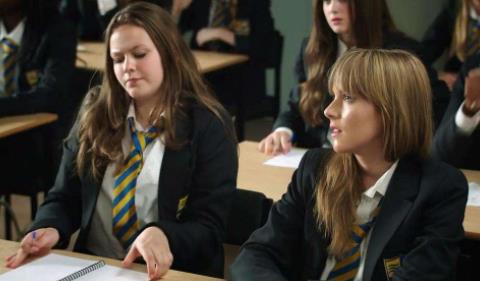 英國最經典的十大校園劇排行榜,《SKINS》、《倫敦女孩》上榜