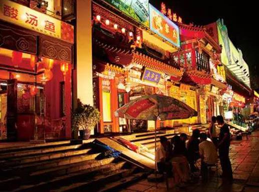 北京十大吃貨必去地點排名,王府井美食街、南鑼鼓巷最負盛名