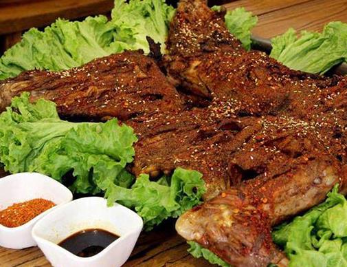 烏魯木齊十大名小吃排名,羊肉串、熏馬腸都是特色