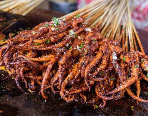 大連十大名小吃排名,五彩雪花扇貝爽口,李老湯拉面是老字號