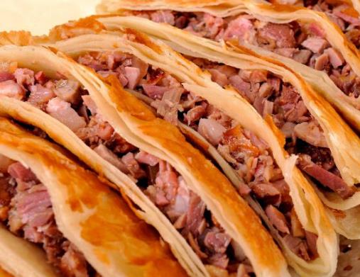 沈陽十大名吃排名,熏肉大餅酥脆可口,小雞燉蘑菇營養豐富