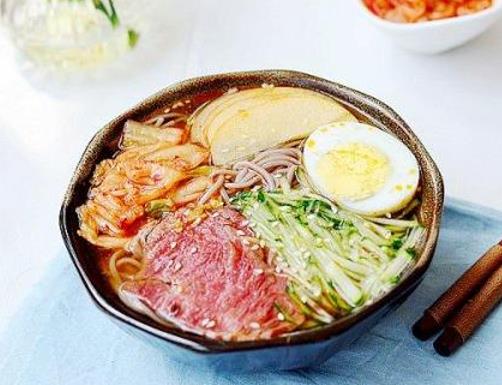 長春十大老字號(hào)飯店,鼎豐真糕點(diǎn)種類多,回寶珍的餃子有名