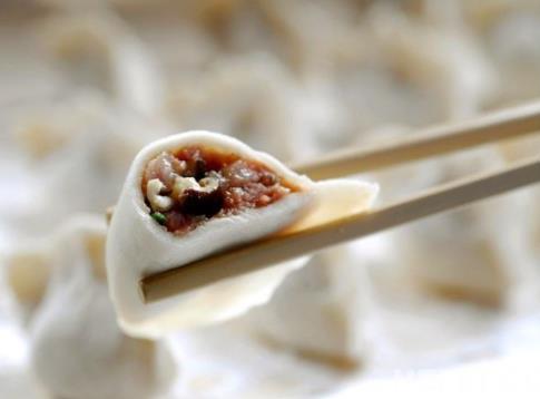 長春十大老字號(hào)飯店,鼎豐真糕點(diǎn)種類多,回寶珍的餃子有名