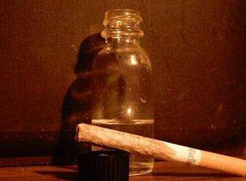 世界十大毒品排行榜,海洛因會導致人格分裂,冰毒能損害器官