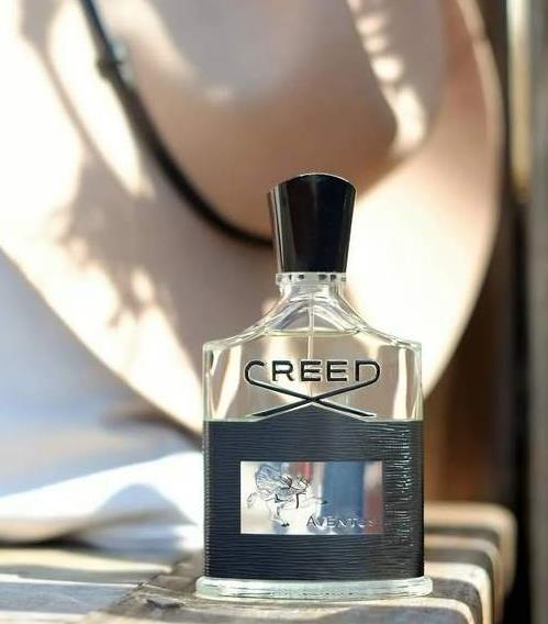 十大男士香水品牌排行榜,香奈兒蔚藍、愛馬仕大地男士香水很暢銷