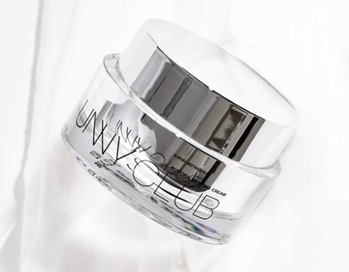 最好用的素顏霜排行榜,蒂佳婷V7素顏霜、unny club素顏霜方便快捷