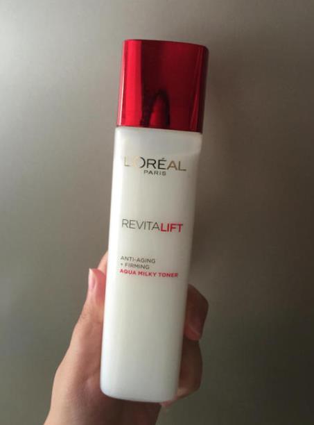 公認最好用的化妝水,歐萊雅復顏清乳柔膚水、丸美巧克力青春絲滑水很溫和