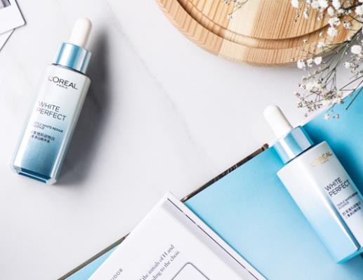 好口碑淡斑精華液,赫蓮娜臻白淡斑精華、倩碧雙效淡斑精華液緊致肌膚