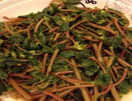 容易引起孕婦流產的東西,菠蘿會引起孕婦中毒,生大蒜易引起腹瀉