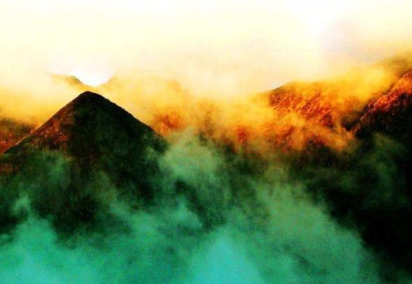 全球10大恐怖旅游禁地旅游景點排行 四川瓦屋山迷魂凼地形復雜