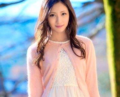 日本AV女優排行 Max-a以蘿莉路線的小可愛出道
